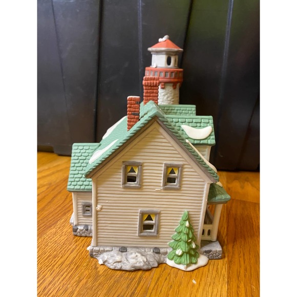 Department 56 Heritage Village Collection Craggy Cove Lighthouse WORKS - Picture 7 of 8